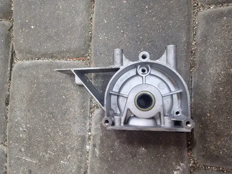 Husqvarna 129C Trimerio Variklio blokas, Sankabos pusė A9096