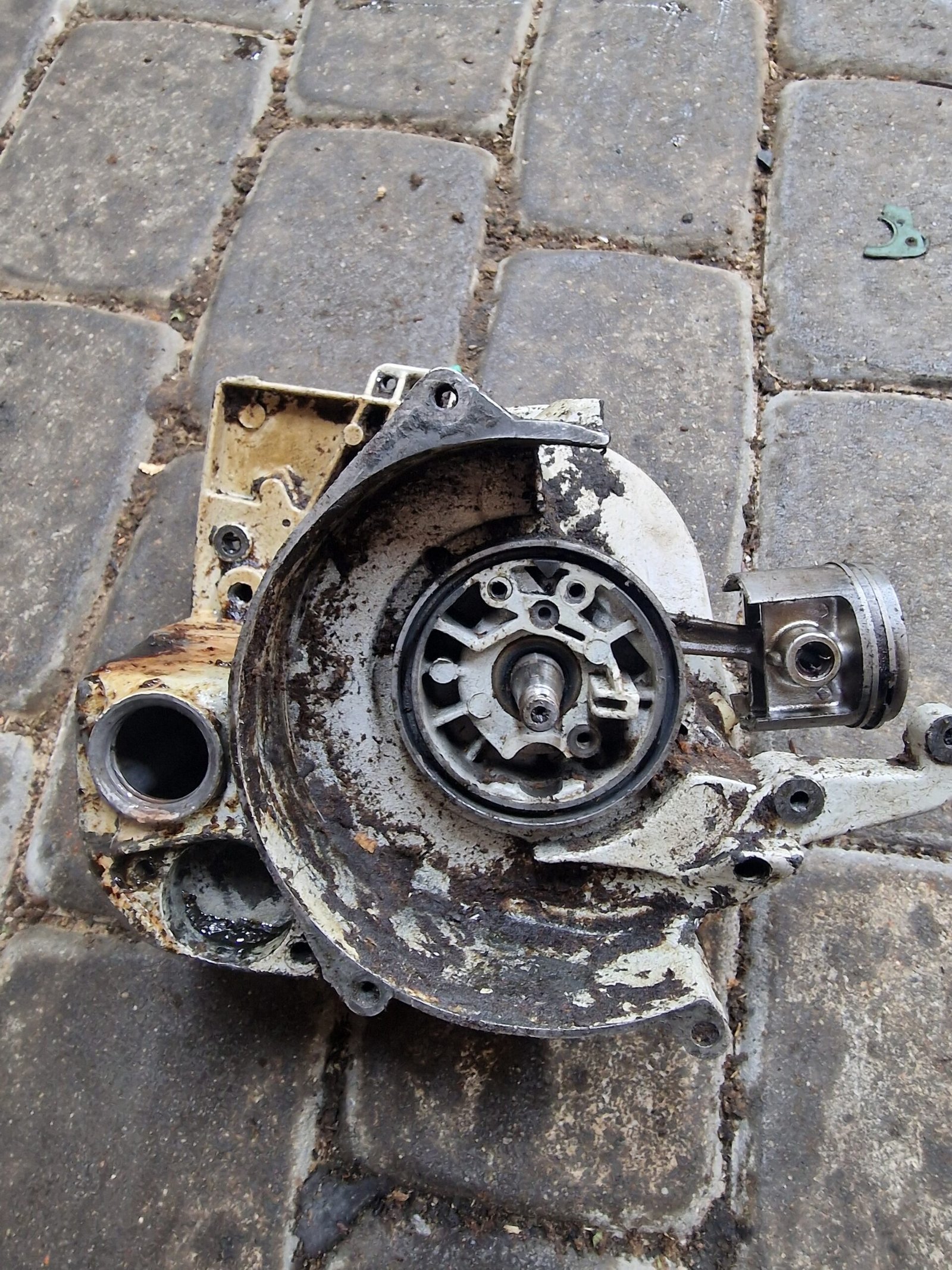 STIHL 031AV Variklio blokas su alkūniniu velenu A3287