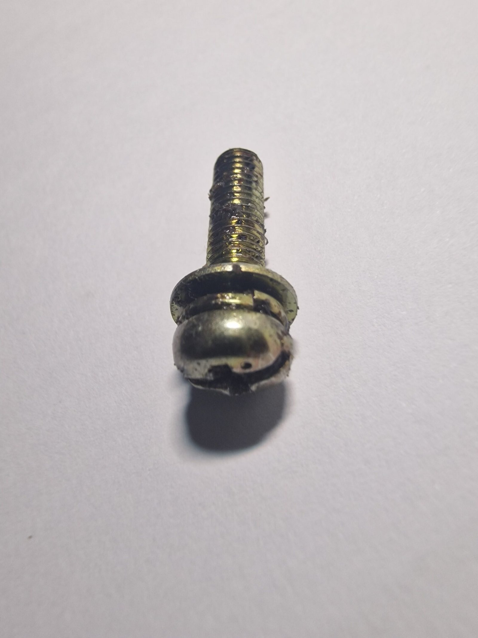 ECHO CS2900 Jonsered HT2122 Varžtas 21mm EC019