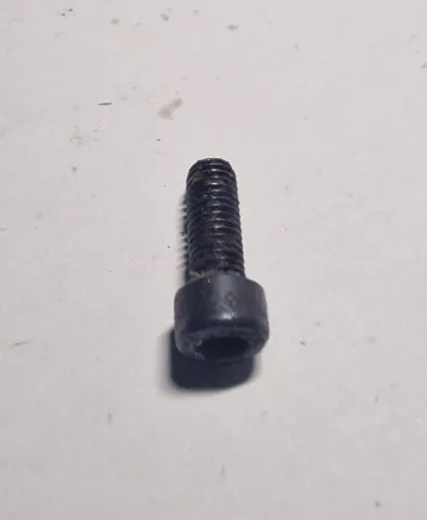 Dolmar PS4600 Varžtas 16mm VD012