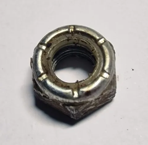 Kinietiškas Veržlė 12mm VK067