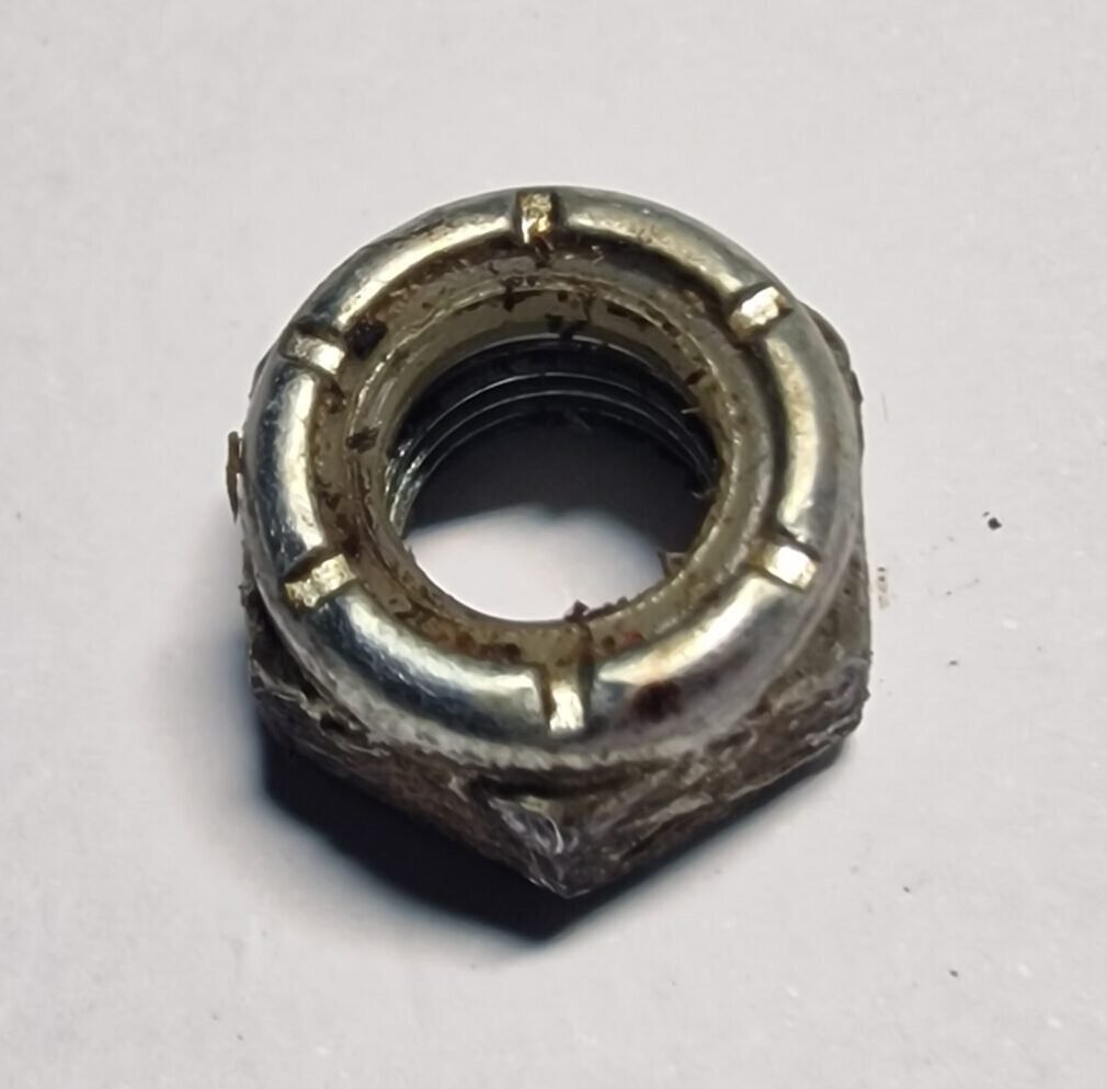 Kinietiškas Veržlė 12mm VK067