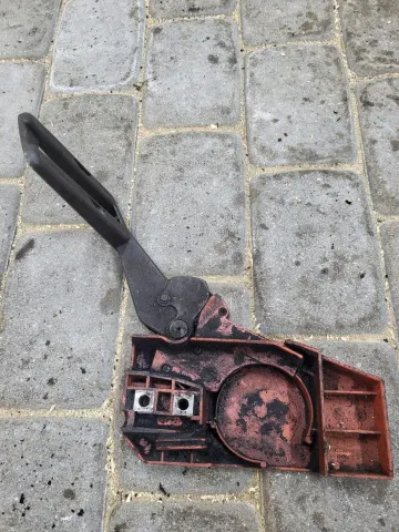 Husqvarna 40, 45 Sankabos dangtelis A654