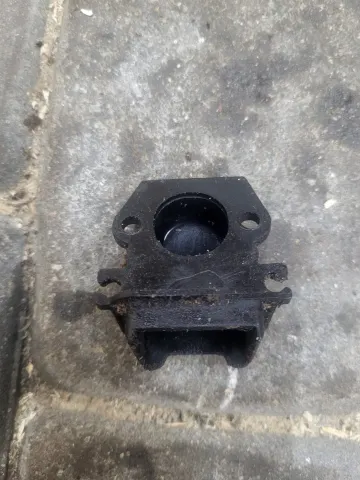 Johnsered 535 Karbiuratoriaus adapteris A932
