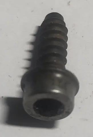 Husqvarna 254, 51 Varžtas 18mm VH056