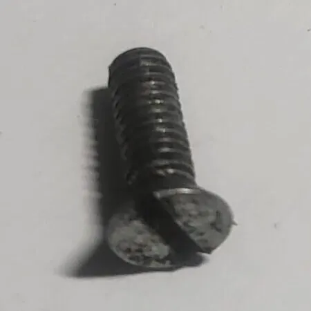 Husqvarna 254, 444 Varžtas 10mm VH048