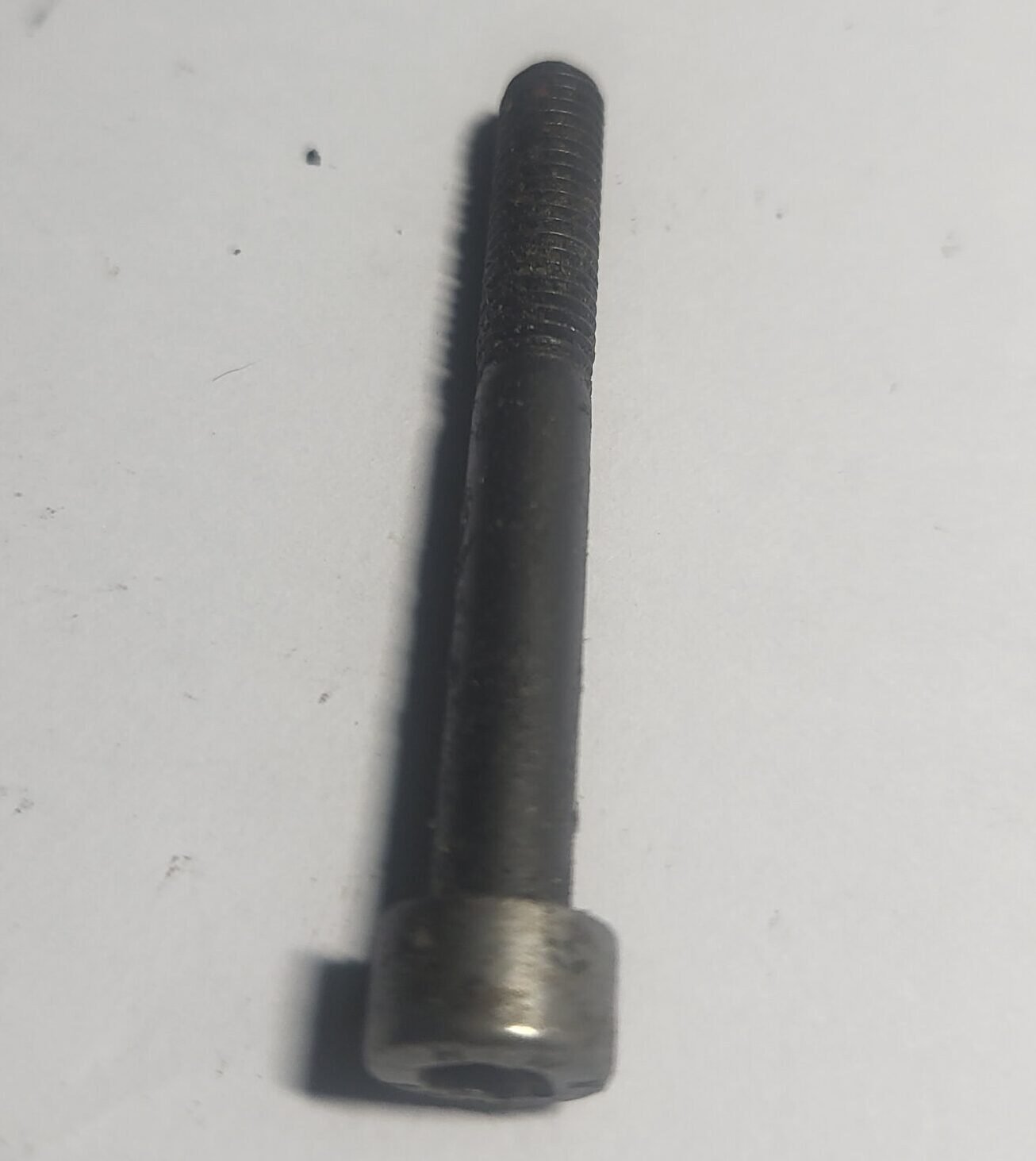 Husqvarna 234 Varžtas 43mm VH076
