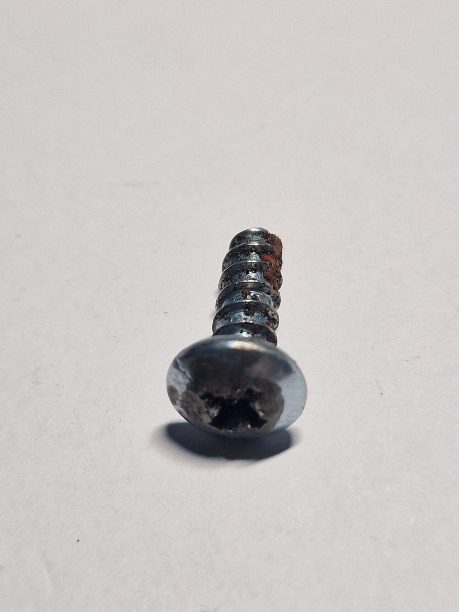 Kinietiškas varžtas 14mm VK039