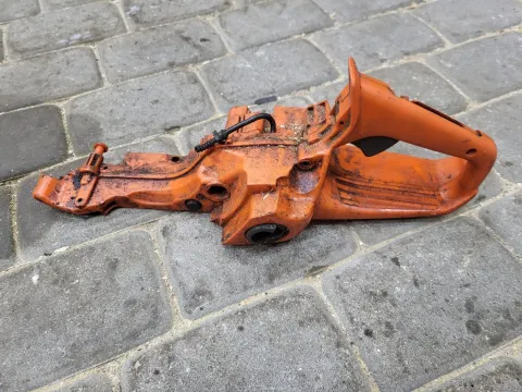 Husqvarna 555 Bakas A400