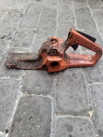 Husqvarna 238 G Kuro bakas A1155