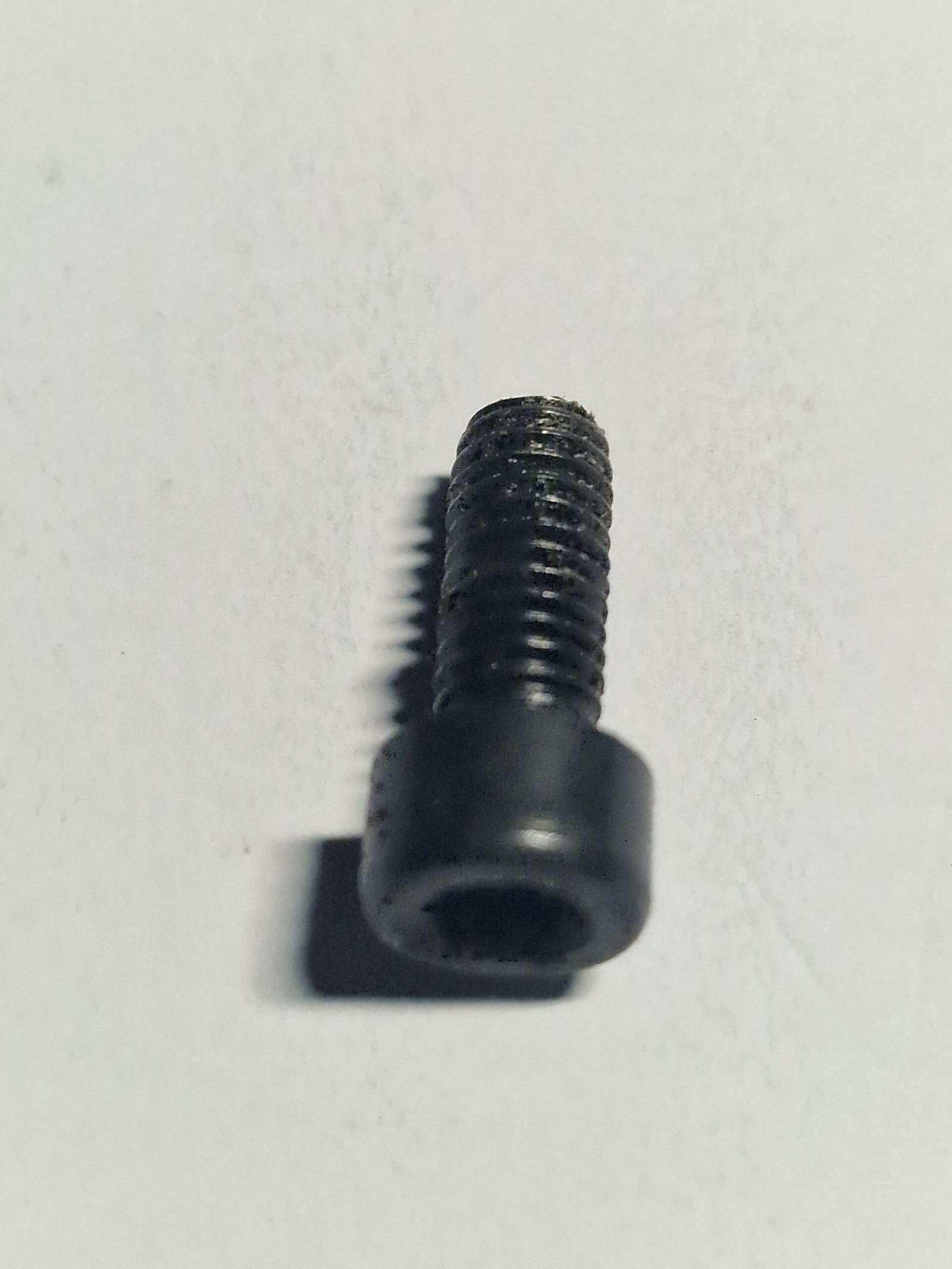 Kinietiškas varžtas 14mm VK019